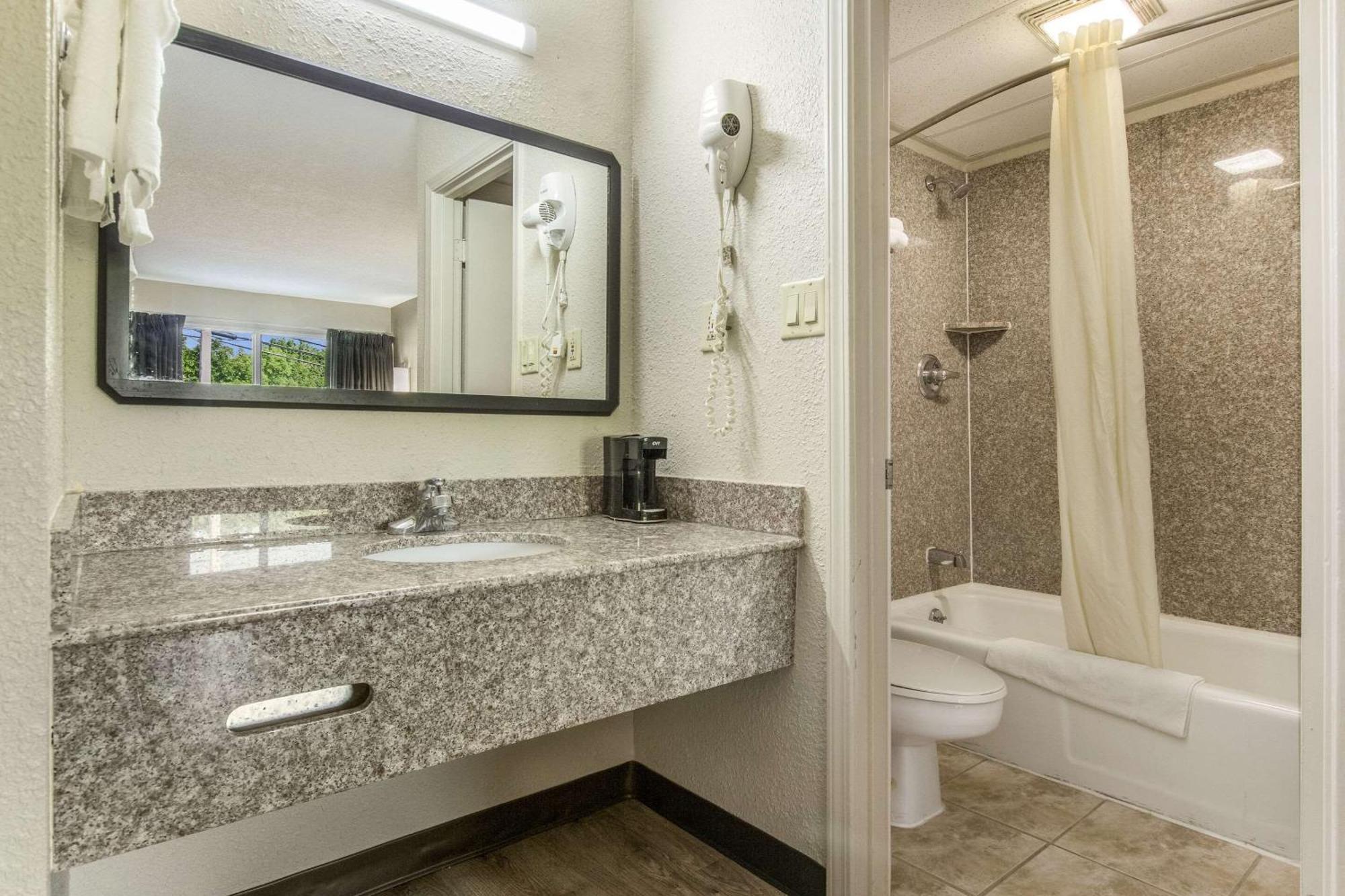Econo Lodge Fort Knox Radcliff Екстер'єр фото